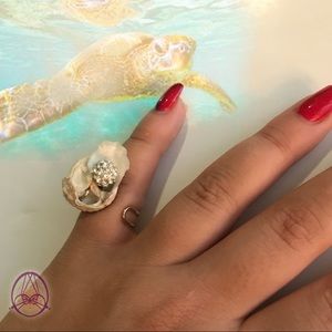Seashell Ring with Multi Cubic Zirconia Center